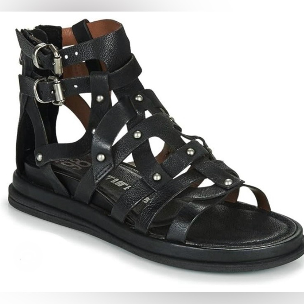 Gorgeous almost brand new black “Payne” Gladiator A.S.98 sandal size 40